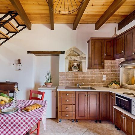 Вилла Vaggelis Little Stone House Maredhiana Экстерьер фото