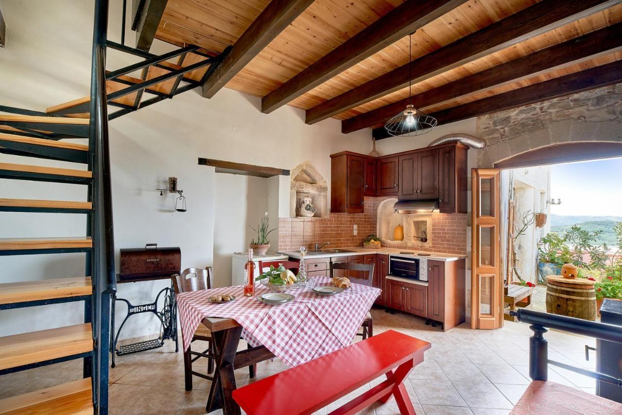 Вилла Vaggelis Little Stone House Maredhiana Экстерьер фото