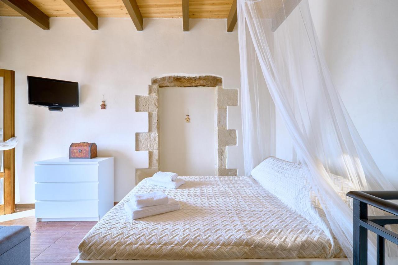 Вилла Vaggelis Little Stone House Maredhiana Экстерьер фото