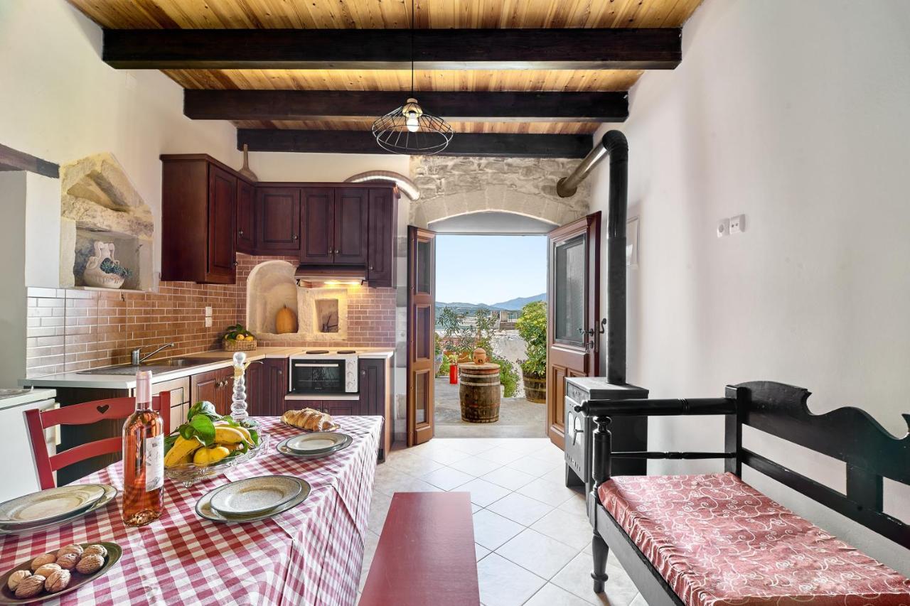 Вилла Vaggelis Little Stone House Maredhiana Экстерьер фото