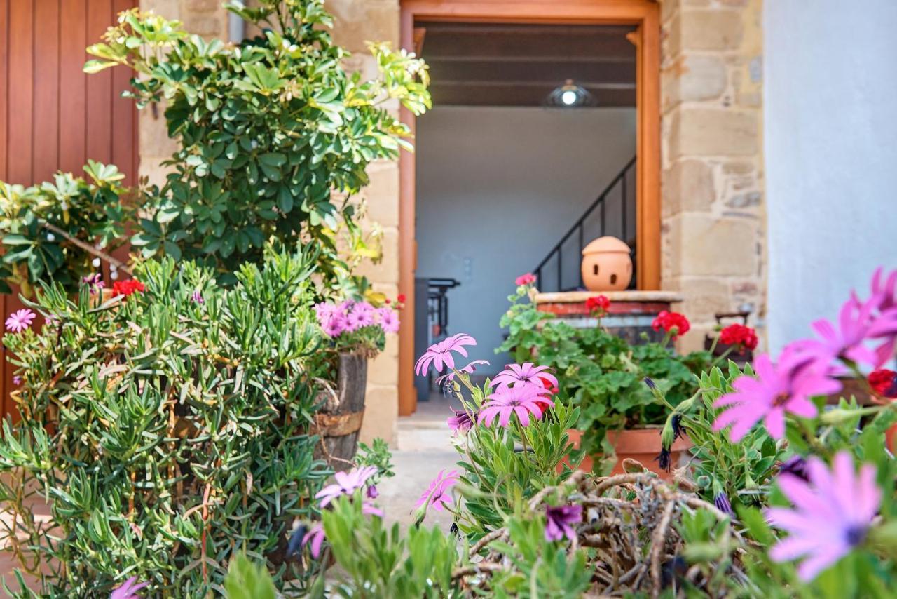 Вилла Vaggelis Little Stone House Maredhiana Экстерьер фото