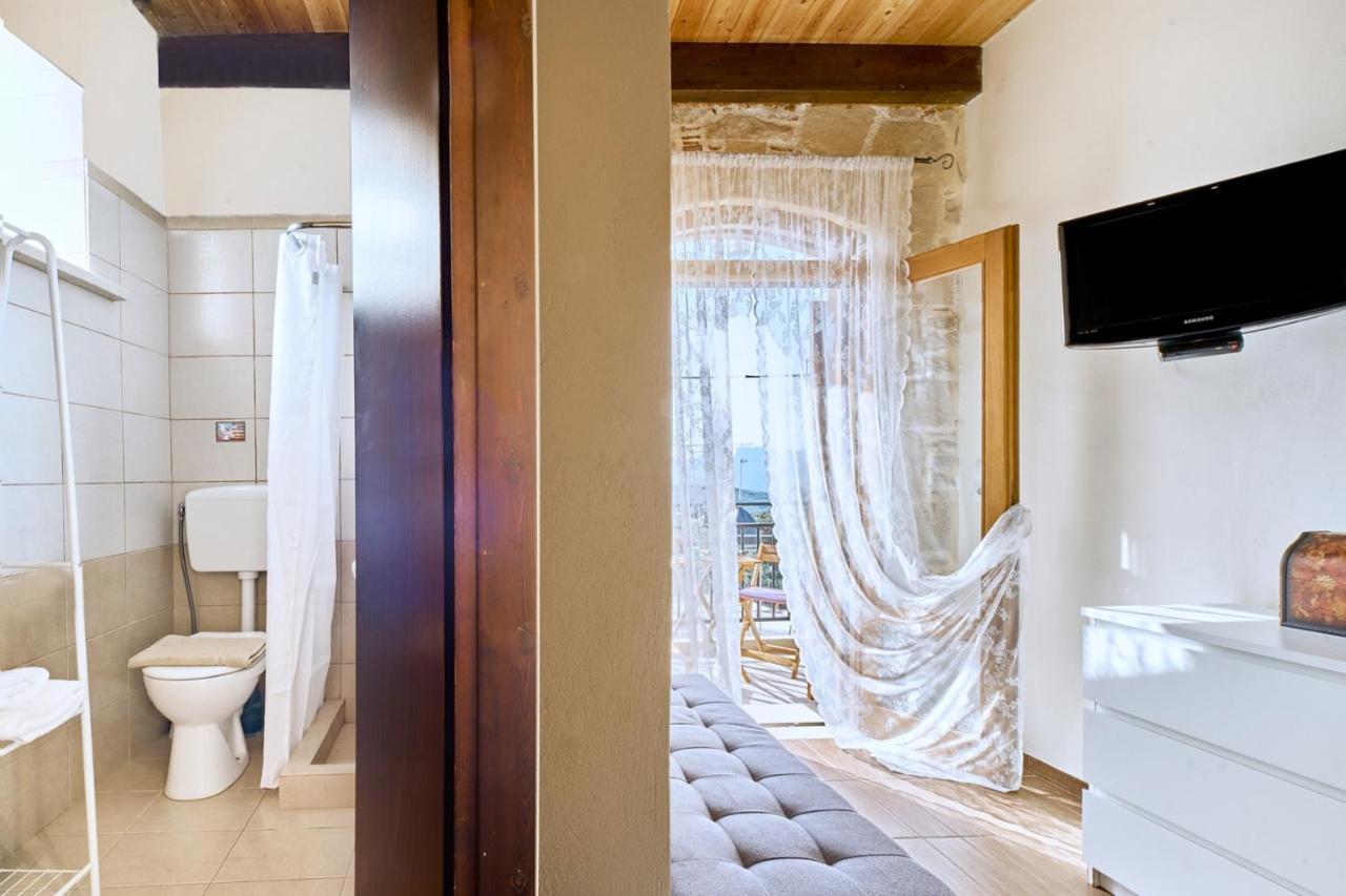 Вилла Vaggelis Little Stone House Maredhiana Экстерьер фото